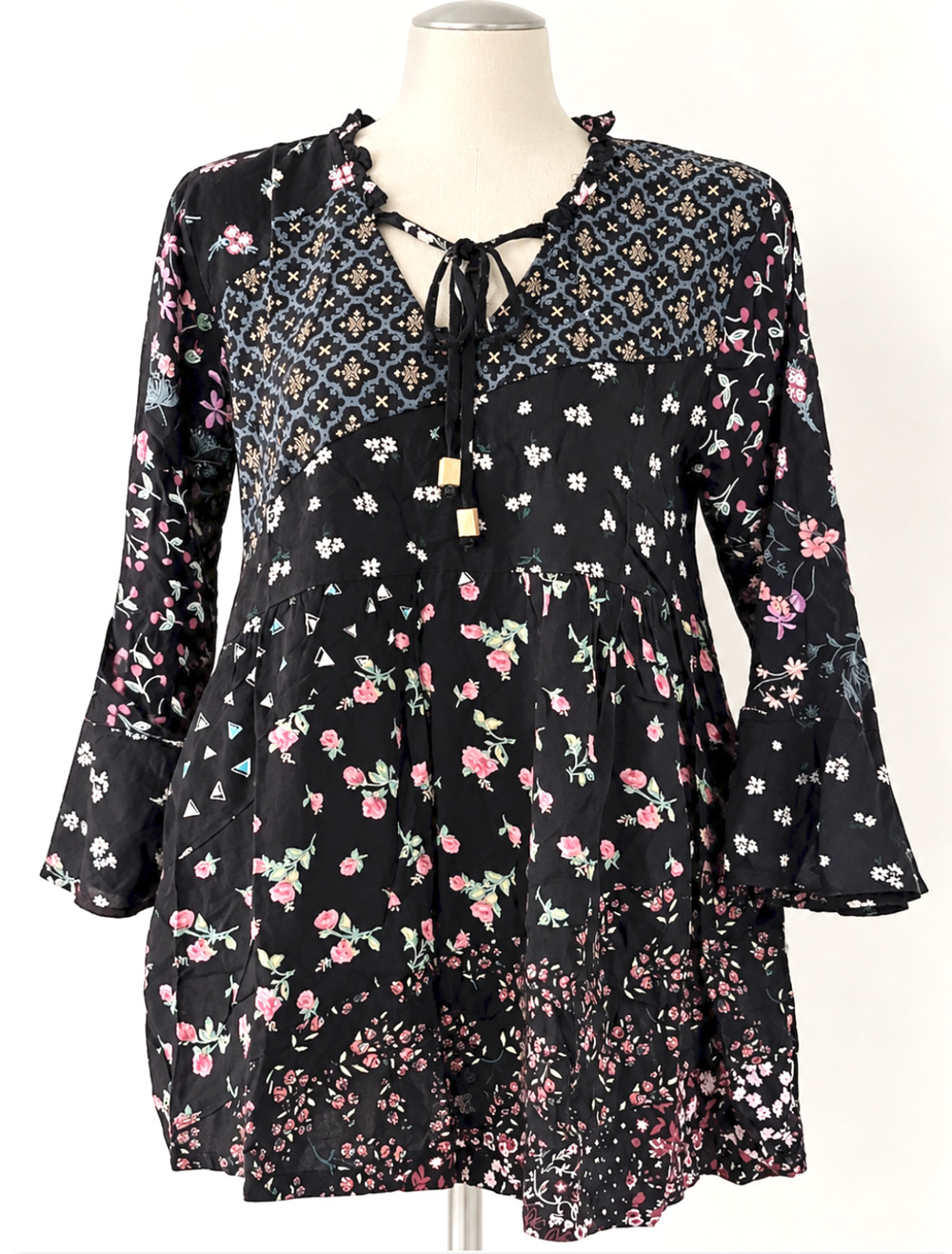 NEW THE PYRAMID COLLECTION BLACK FLORAL MIXED PRINT PEASANT TOP SHIRT MEDIUM